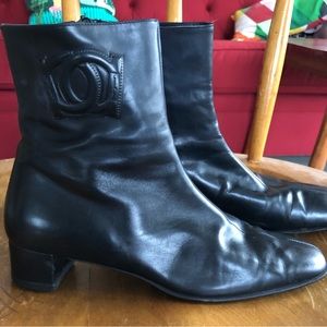 Ferragamo logo Demidof black ankle booties boots size 7